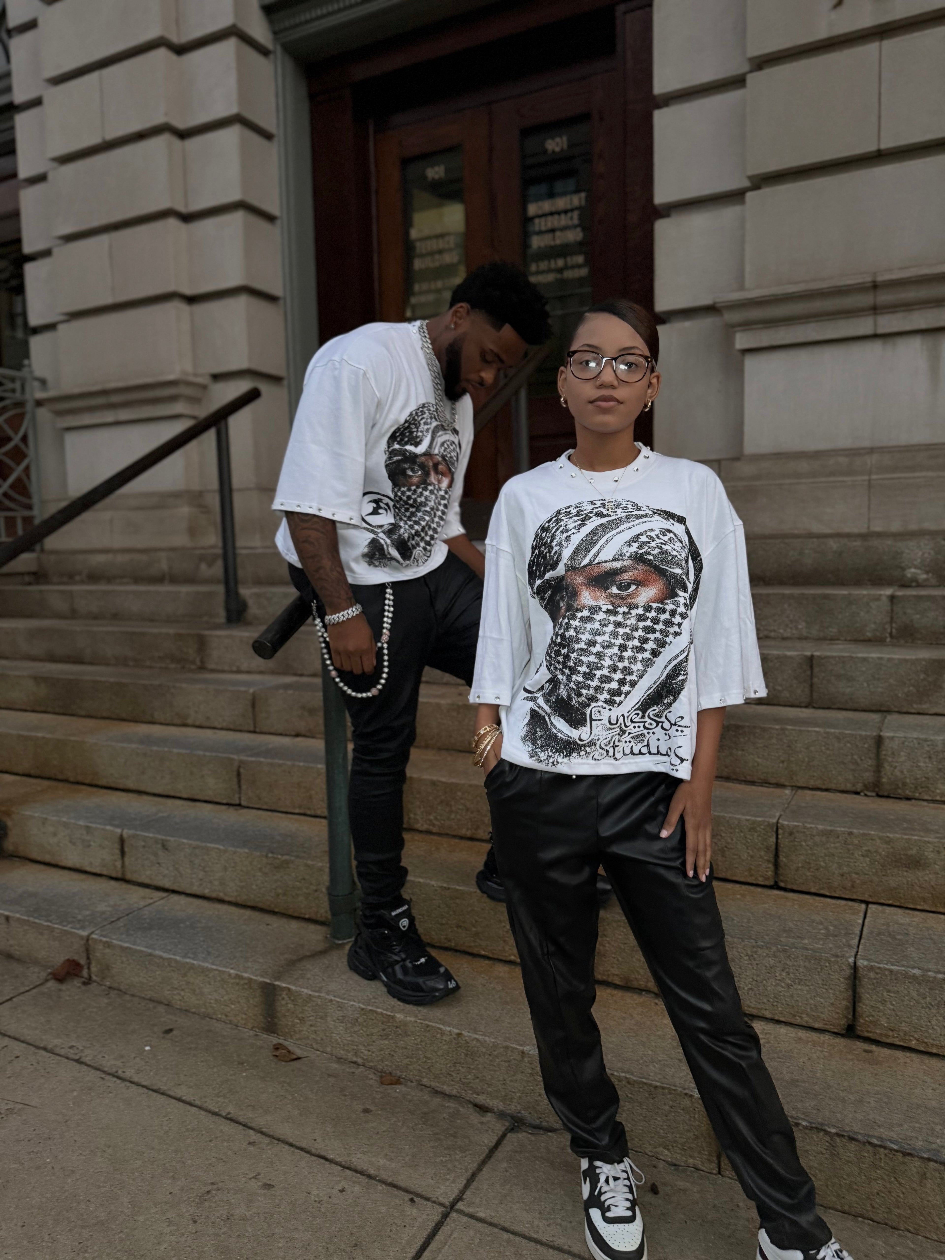 White Rhinestones “Finesse Studios” Çropped Shirts