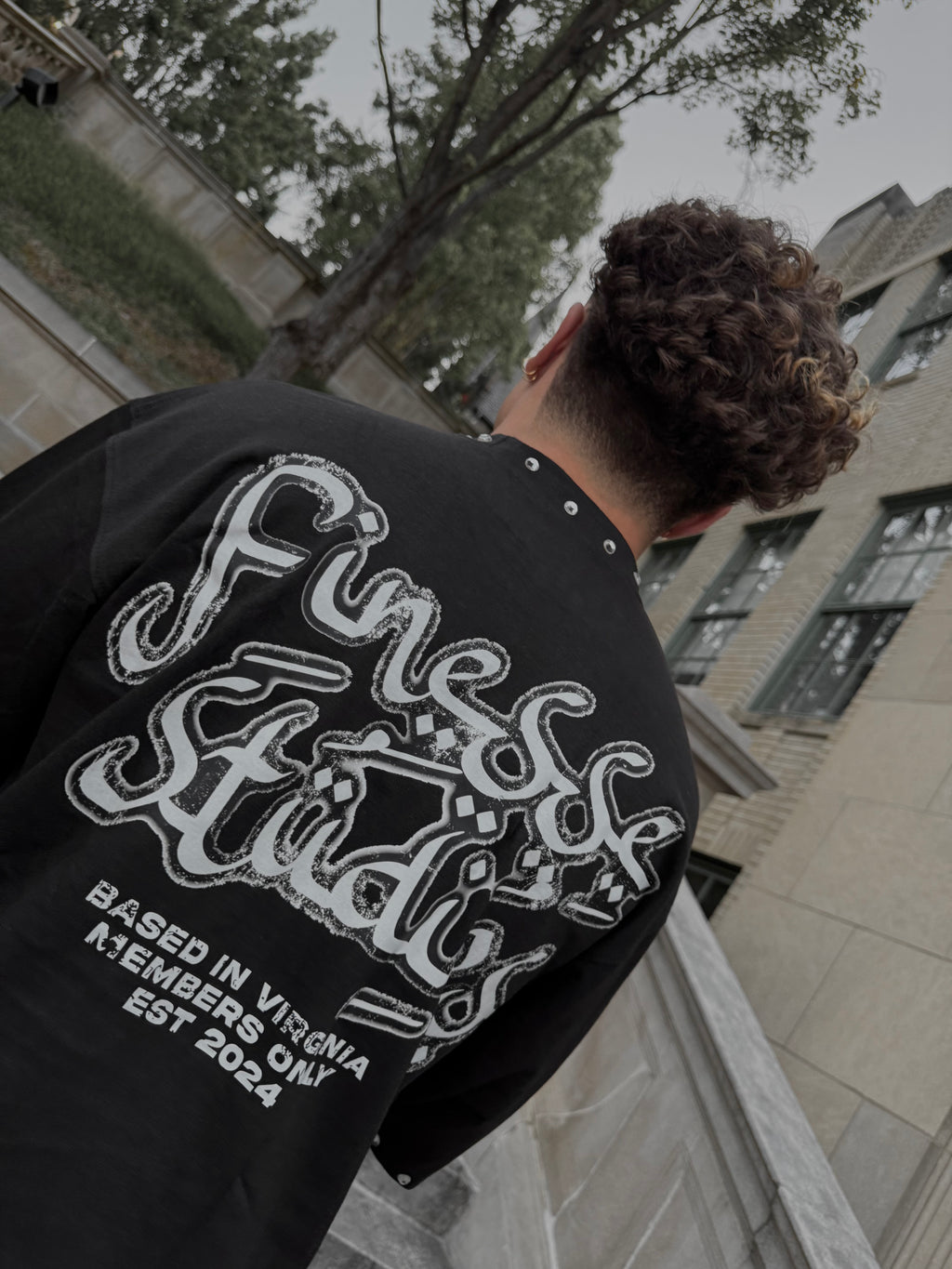 Black Rhinestones “Finesse Studios” Çropped Shirt