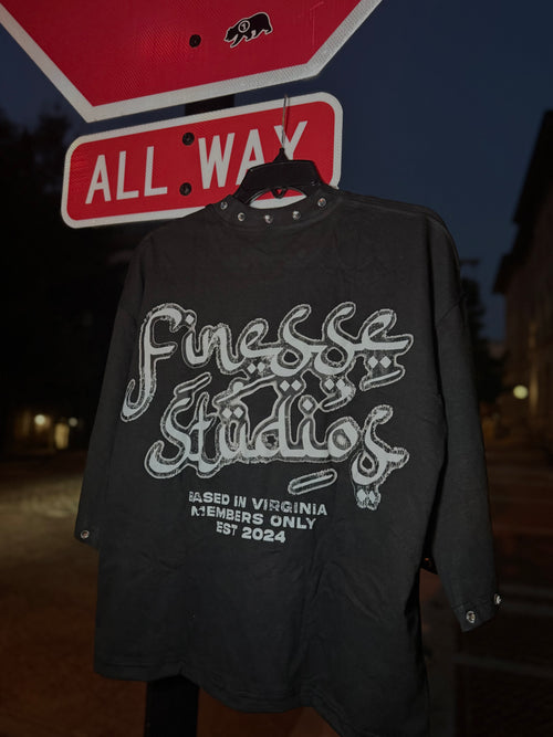 Black Rhinestones “Finesse Studios” Çropped Shirt